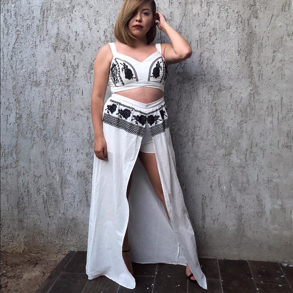 2 piece white with black embroidery set